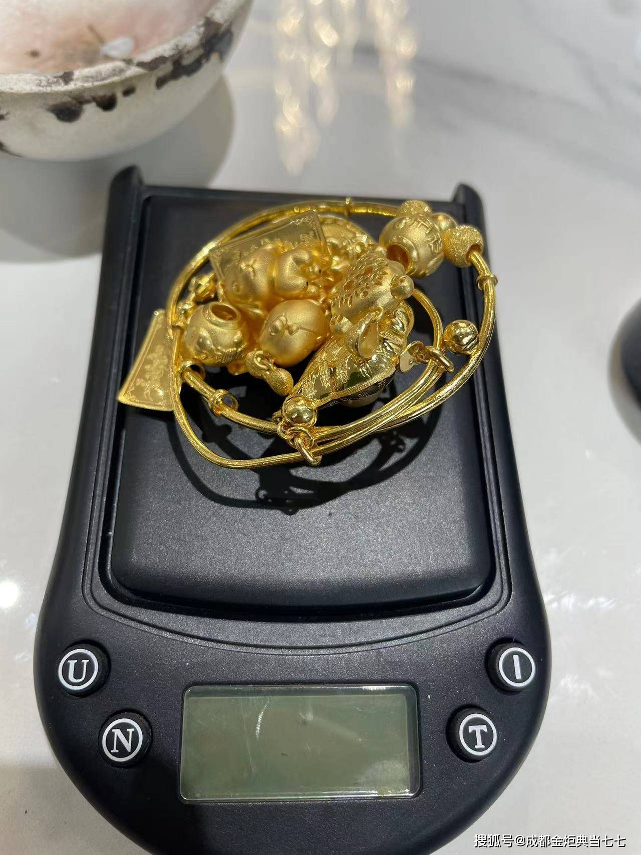 嵊州最新24小时上门回收金价方法分析(最方便真实的嵊州24小时上门回收黄金方法)